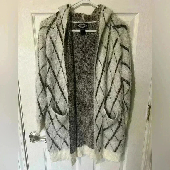 Oliver by Escio Sweaters - Oliver by Escio sweater hooded cardigan Cream w/black/brown Anthropologie Medium